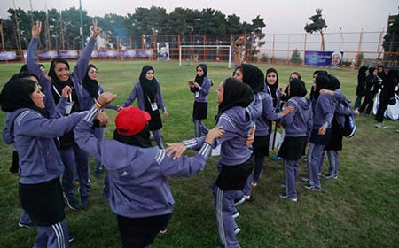 رقص دختران در جشنواره ورزشی دانشجویان + تصاویر