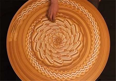 هنرنمایی و نقاشی های زیبا با خاک رس (تصویری)