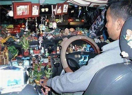 ببین این چطوری رانندگی می کنه!!! (تصویری)