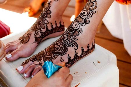 جدیدترین مدل های طراحی با حنا هندی روی بدن (تصویری)