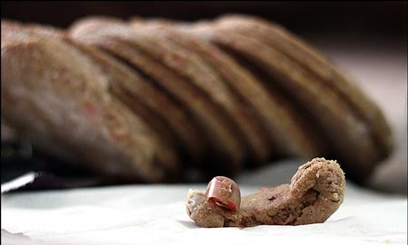 فاجعه ای وحشتناک در 1 بسته همبرگر در قم + عکس