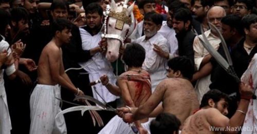 تصاویری از قمه زنی وحشتناک و مراسم عزاداری مسلمانان!