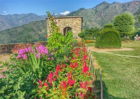 جاذبه های دیدنی و زیبای باغ پری ها در کشمیر