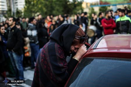 اشک های هواداران مرتضی پاشایی مقابل سردخانه (روحش شاد)
