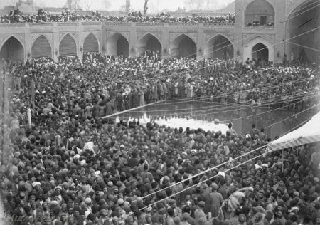 تصاویری از عزاداری عصر قاجار و قفل زدن بر بدن!!