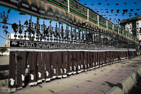 بزرگترین عَلَم 60 تیغه در مراسم عزاداری تهران !!+ عکس