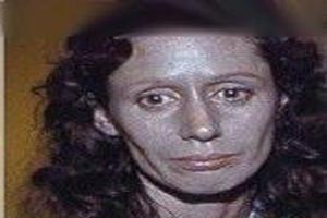 زن عجیبی که پوستش نقره ای رنگ است! +عکس