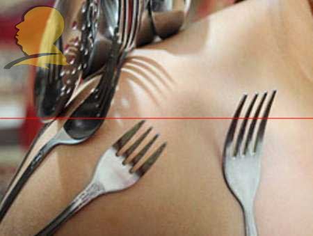 کودک دامغانی آهنربا شد! + عکس