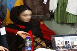 بد حجابی در نمایشگاه حجاب!! (عکس) بد حجابی در نمایشگاه حجاب!! (عکس)