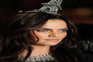 عجیب ترین مدل و روش صاف کردن مو توسط سوپر مدل برزیلی + عکس
