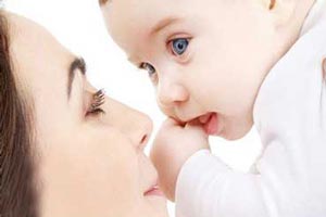 راه جلوگیری از افتادگی سینه ها با شیردهی به نوزاد
