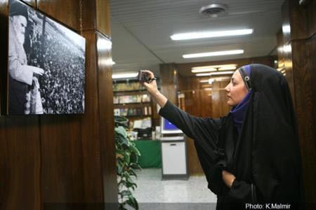 حجاب دیدنی خانم اروپایی در جماران (عکس)