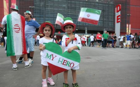 عکس های داغ تماشاگران ایرانی در بازی جام آسیا 2015