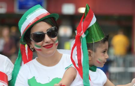 عکس های داغ تماشاگران ایرانی در بازی جام آسیا 2015
