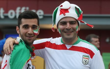 عکس های داغ تماشاگران ایرانی در بازی جام آسیا 2015