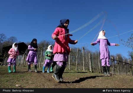 اینجا ایران است! تحصیل مثل انسان های اولیه (تصاویر)