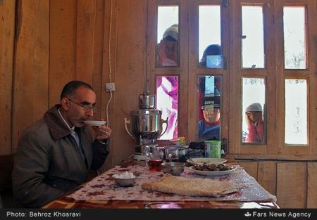 اینجا ایران است! تحصیل مثل انسان های اولیه (تصاویر)