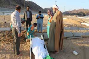 نحوه ی دفن فوت شدگان ایرانی در مکه مکرمه (عکس)