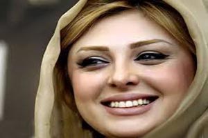 نیوشا ضیغمی با کلاه جالب بابانوئل (تصویر)