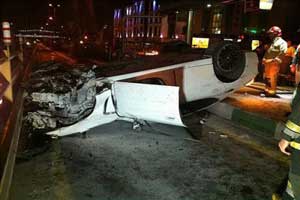 واژگونی وحشتناک پورشه در اشرفی اصفهانی (تصاویر) واژگونی وحشتناک پورشه در اشرفی اصفهانی (تصاویر)