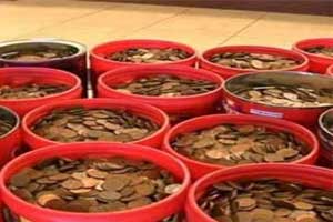 پس انداز 226 کیلوگرم سکه طلا درطی 63 سال (عکس)