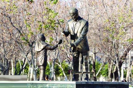 جنجال سرقت مجسمه آش نذری در شیراز (عکس)