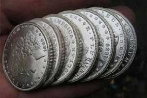 معمای جالب سکه های تقلبی