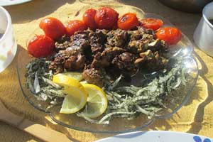 طرز تهیه ی کباب ران مرغ بی استخوان طرز تهیه ی کباب ران مرغ بی استخوان