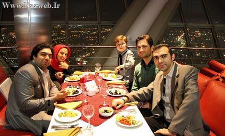 جدیدترین عکس های دیدنی نفیسه روشن وهمسرش در برج میلاد
