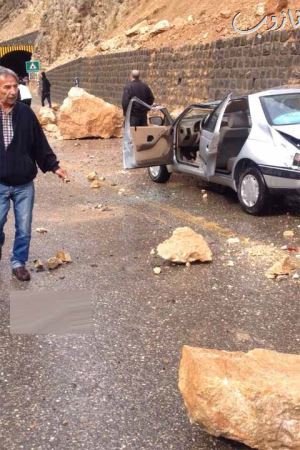 ریزش وحشتناک هراز کوه و جان باختن مسافران (عکس)