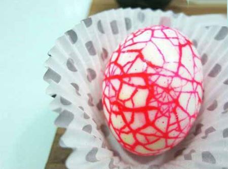 آموزش تصویری رنگ کردن تخم مرغ خوردنی