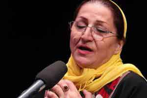 حرکت ناگهانی زنان خواننده همه را حیرت زده کرد حرکت ناگهانی زنان خواننده همه را حیرت زده کرد