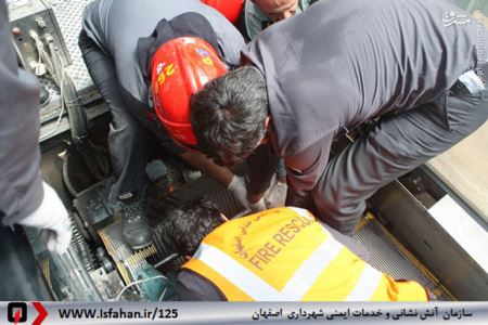 ماجرای تکه تکه شدن کارگر اصفهانی در پله برقی (عکس)