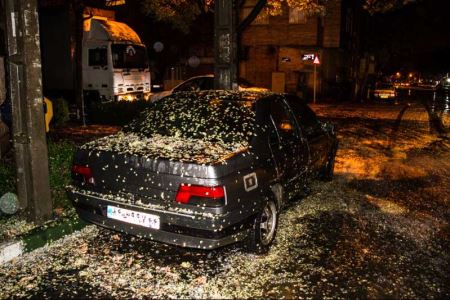 تگرگ های هولناک تهران را با خود برد (عکس)