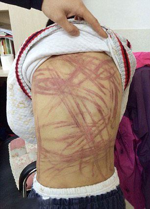 (16+) تنبیه وحشتناک با میله آهنی و لوله (عکس)