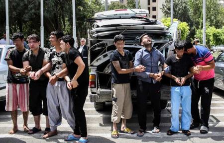 (16 +) بدن های خط خطی و وحشتناک اراذل و اوباش تهران (عکس)