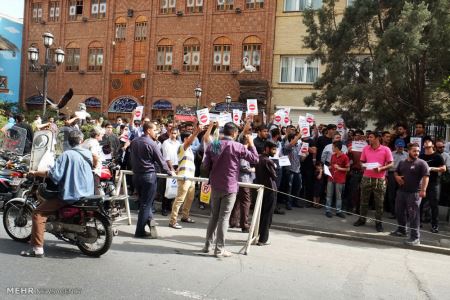 عکس های جنجالی در اعتراض به اکران فیلم رستاخیز