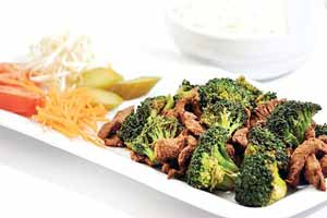 طرز تهیه بیف بروکلی غذایی گیاهی و گوشتی