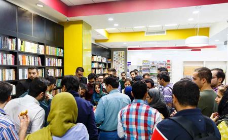 عکس های داغ مراسم امضای کتاب عادل فردوسی پور