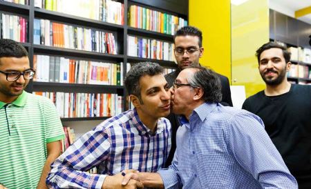 عکس های داغ مراسم امضای کتاب عادل فردوسی پور