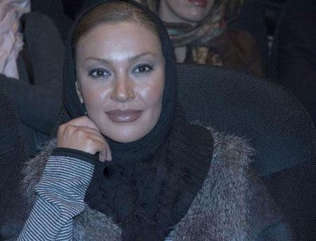 عکس های غافلگیرانه علیخانی با بازیگران در اکران خصوصی