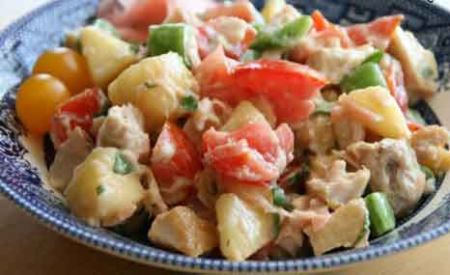 اسپاگتی با تن ماهی و سس گوجه