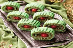 طرز تهیه رولت پیازچه با تزئین زیبا