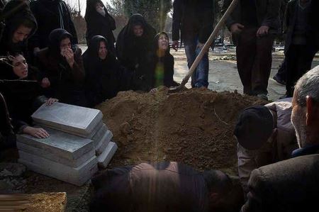 عکس های دردناک ضرب و شتم و مرگ دختر 2 ساله توسط پدرش