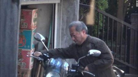 رابطه جنسی این معلم با 12000 زن! (عکس)
