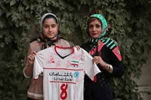 دو دختری که پیراهن ظریف را فروختند ! + عکس