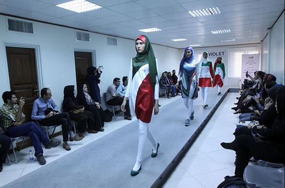 ورود آقایان به شوی لباس خانم ها با شلوار ساپورت در تهران! + (عکس)