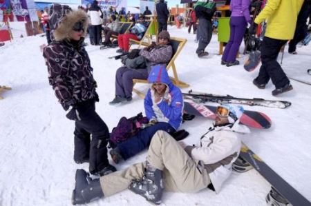 عکس های دیدنی دختر پسرهای تهرانی در پیست اسکی