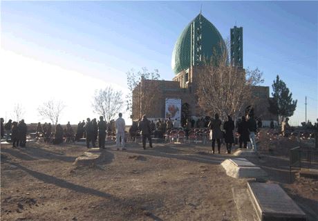 سنگ قبر عجیب محمد علی اینانلو (عکس)