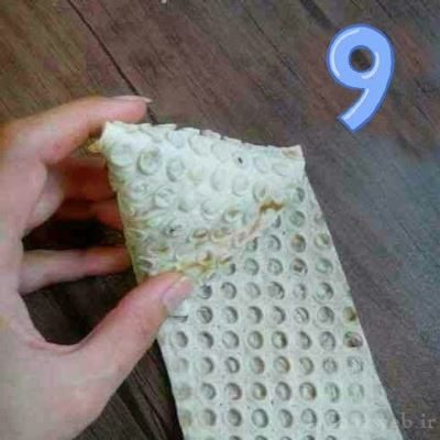 آموزش تصویری پیچیدن سمبوسه به شکل مثلث